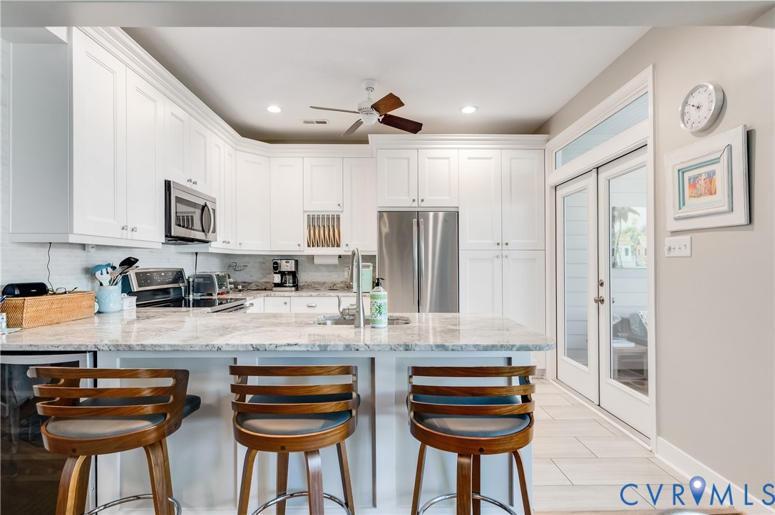 65 Oyster Shell Road, Unit 10 Deltaville, VA 23043 - Photo 15 of 46