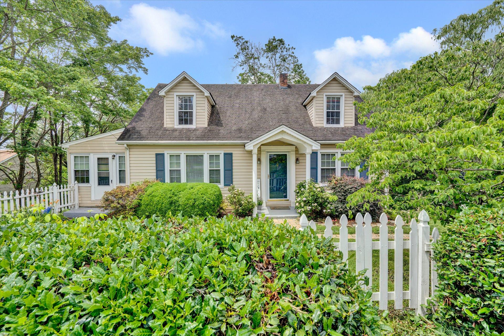 6102 Cove Road Roanoke, VA 24019 - Photo 2 of 31 02-DSC4867