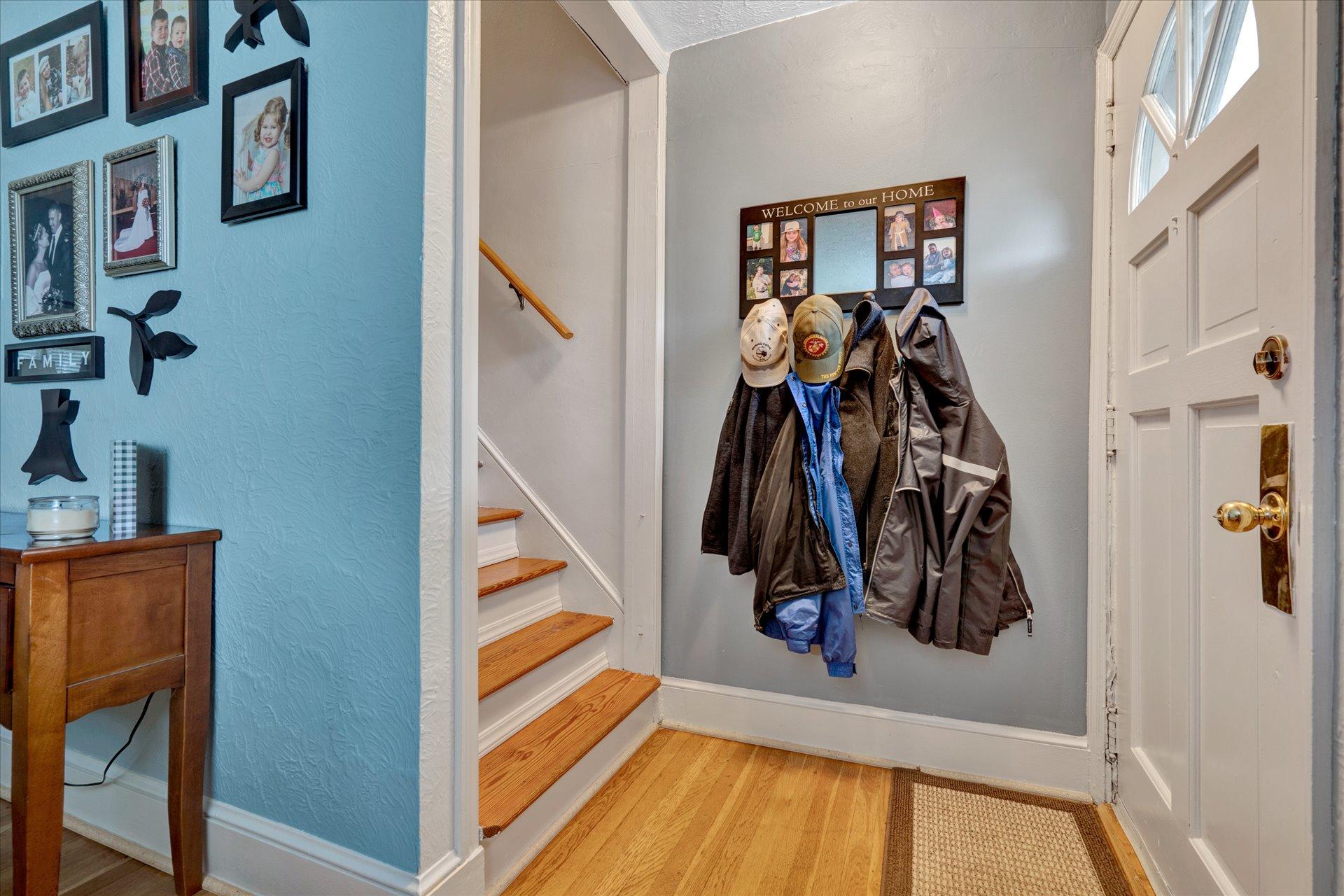 6102 Cove Road Roanoke, VA 24019 - Photo 4 of 31 04-DSC4945