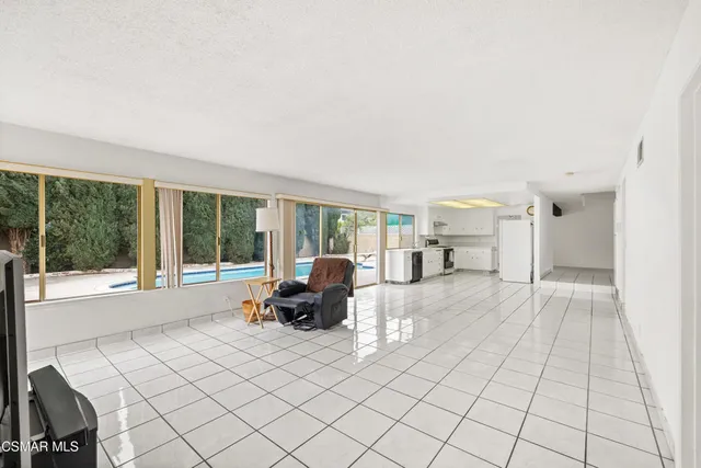 $820,000 | 2385 North Justin Avenue, Simi Valley, CA 93065