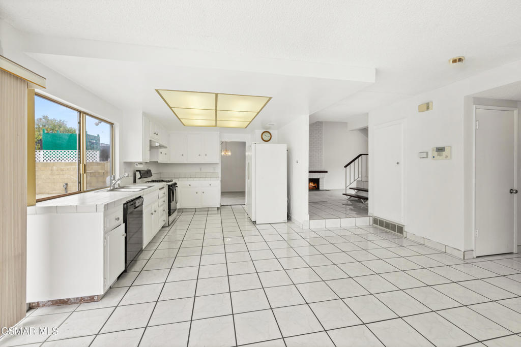 2385 North Justin Avenue Simi Valley, CA 93065 - Photo 8 of 31