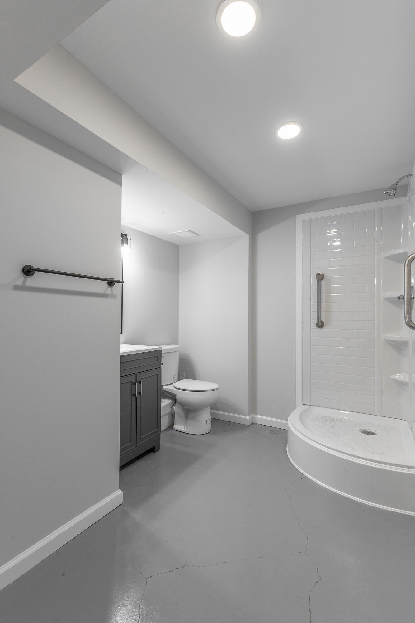9050 Wooten Road Chattanooga, TN 37416 - Photo 28 of 48 Full Bath