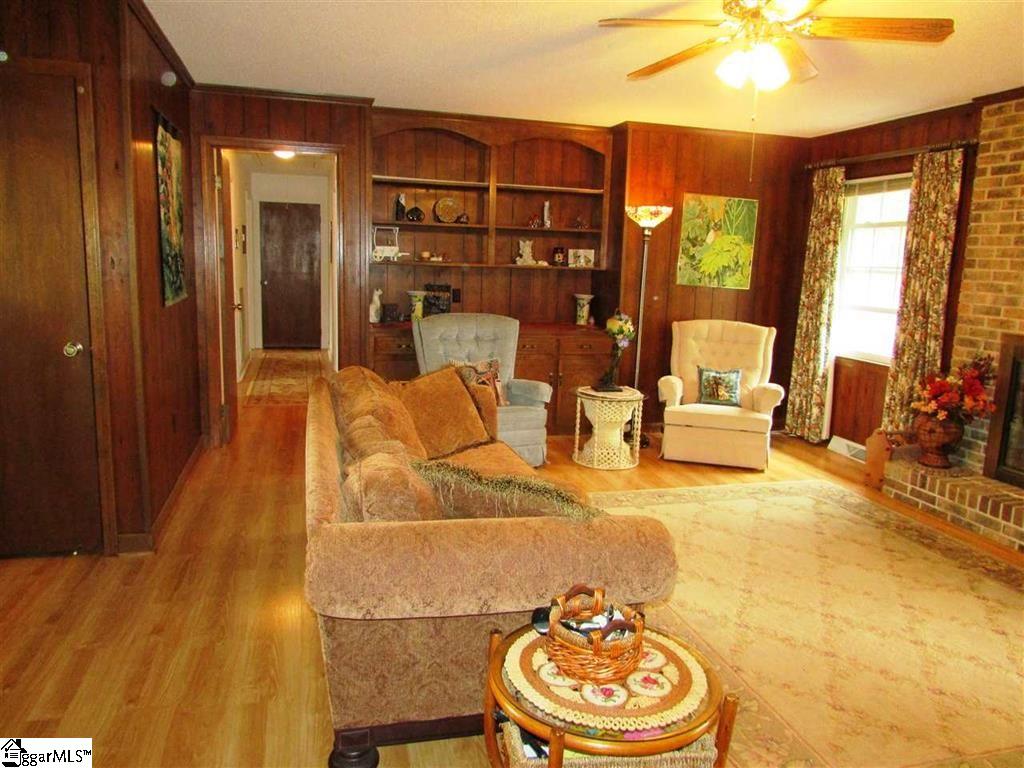 103 Wicker Lane Anderson, SC 29621 - Photo 2 of 17