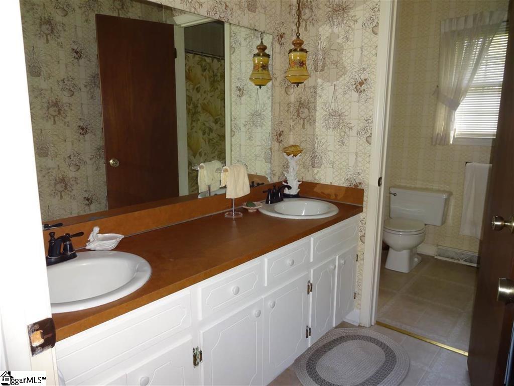 103 Wicker Lane Anderson, SC 29621 - Photo 10 of 17