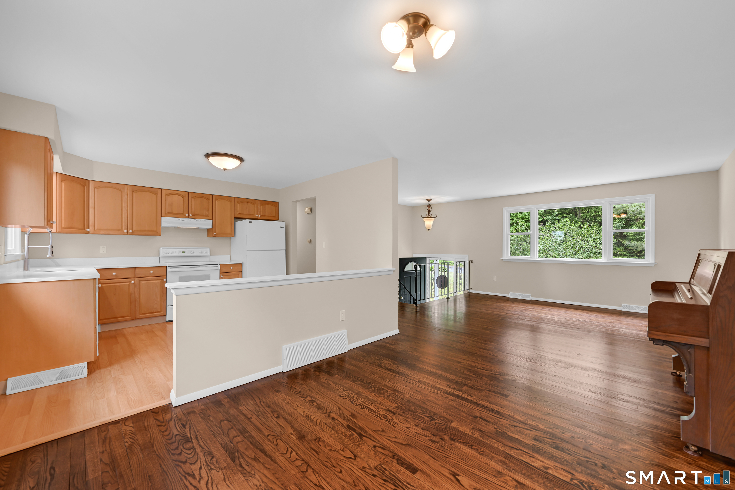 130 Back Rimmon Road Beacon Falls, CT 06403 - Photo 10 of 40