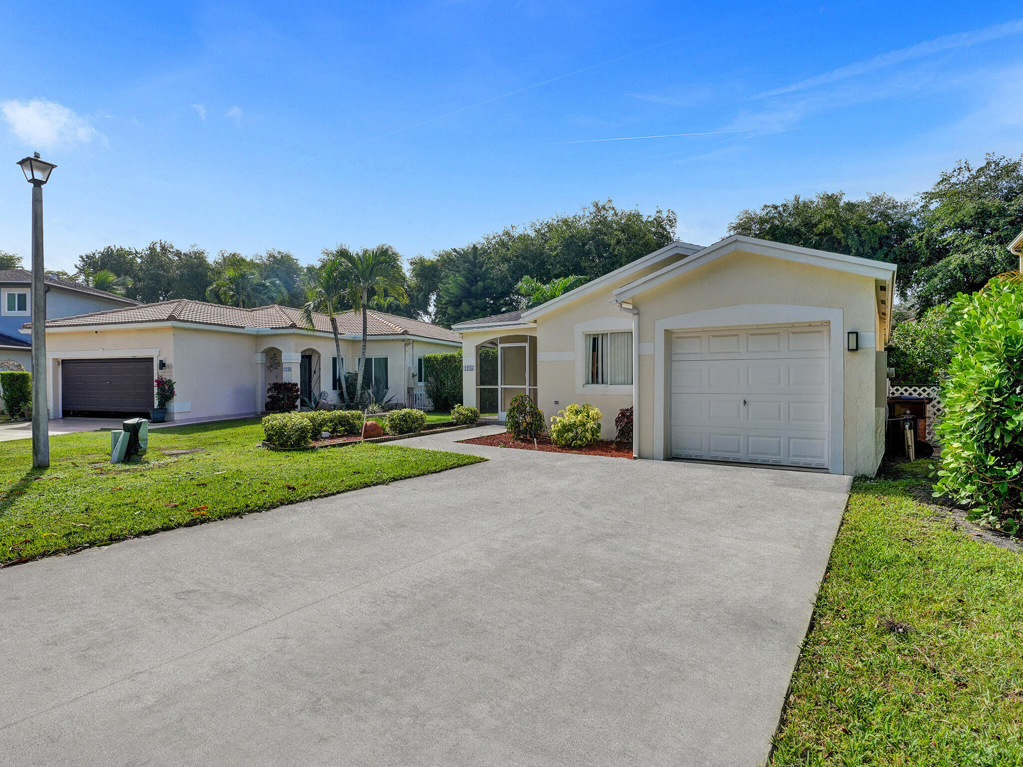 1245 Southwest 46th Way Deerfield Beach, FL 33442 - Photo 3 of 38 DSC06477