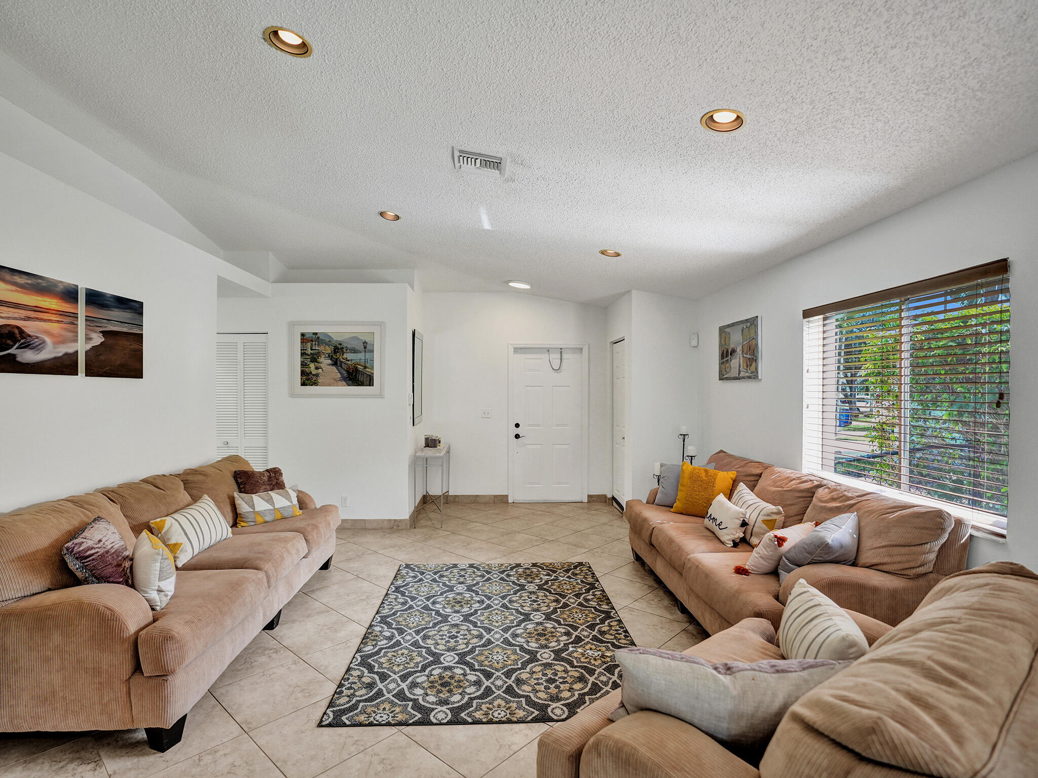 1245 Southwest 46th Way Deerfield Beach, FL 33442 - Photo 8 of 38 DSC06492