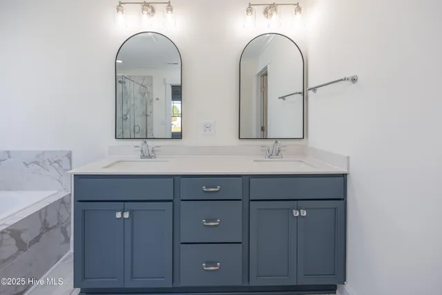 $384,900 | 101 Sunny Acres Lane, Clinton, NC 28328