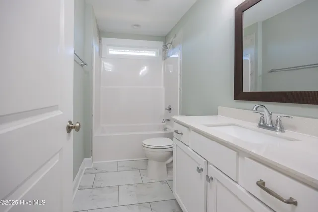 $384,900 | 101 Sunny Acres Lane, Clinton, NC 28328