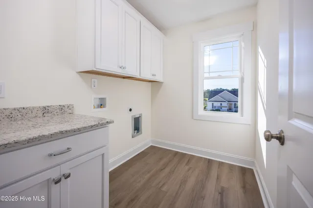 $384,900 | 101 Sunny Acres Lane, Clinton, NC 28328