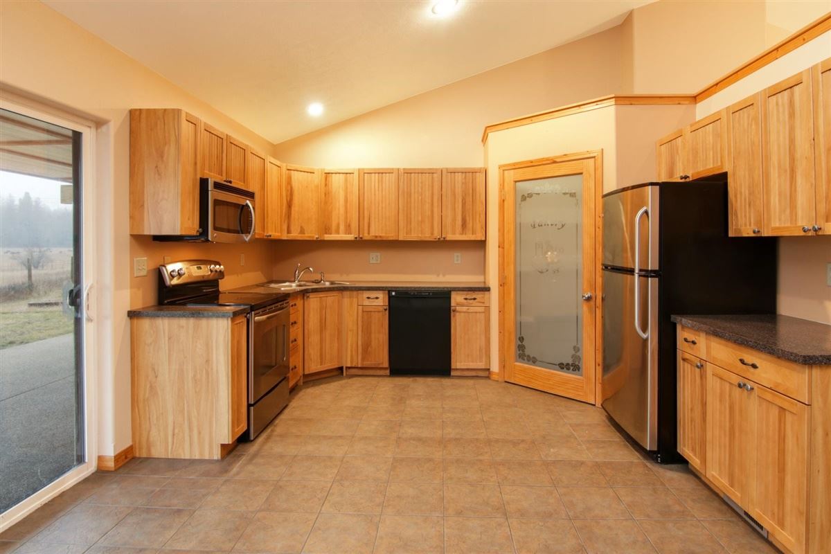 225 Beeman Road Usk, WA 99180 - Photo 5 of 50