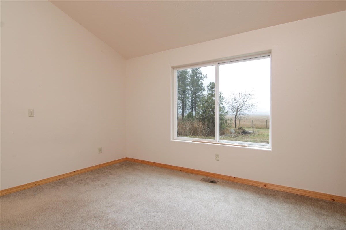225 Beeman Road Usk, WA 99180 - Photo 10 of 50