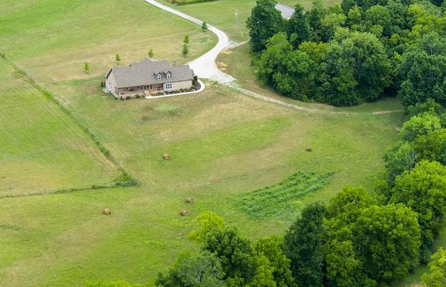 1380 Hardison Road Columbia, TN 38401 - Photo 3 of 36 Gallery Image 3