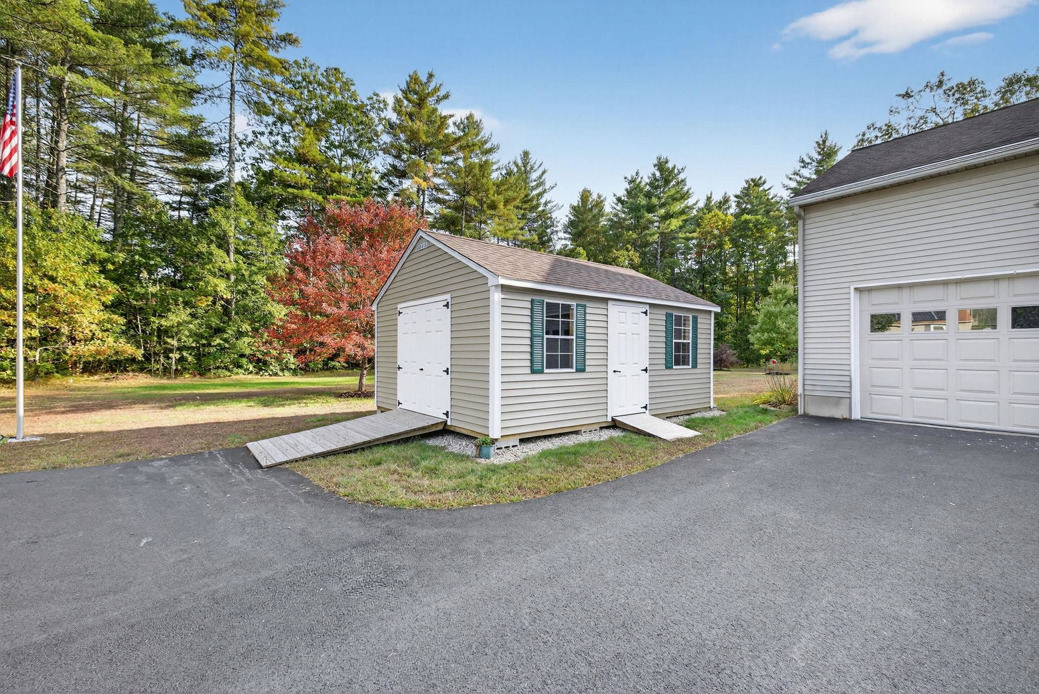 23 Old Town Road Weare, NH 03281 - Photo 3 of 59