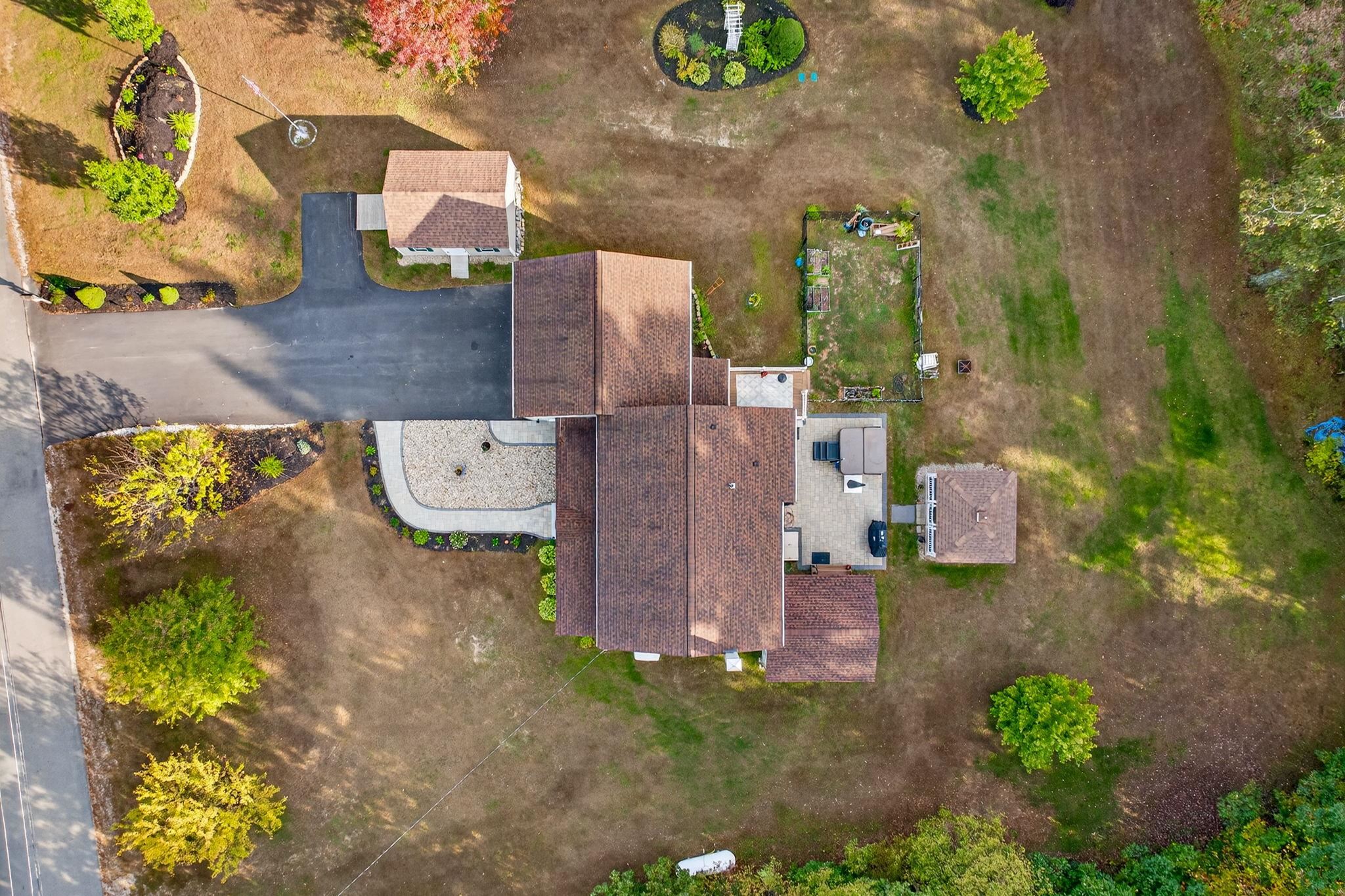 23 Old Town Road Weare, NH 03281 - Photo 10 of 59