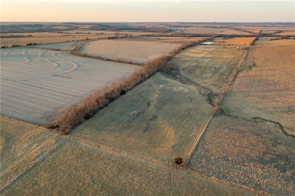 30432 1150 Road Kincaid, KS 66039 - Photo 12 of 92