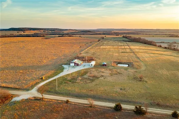 $199,785 | 30432 1150 Road, Kincaid, KS 66039