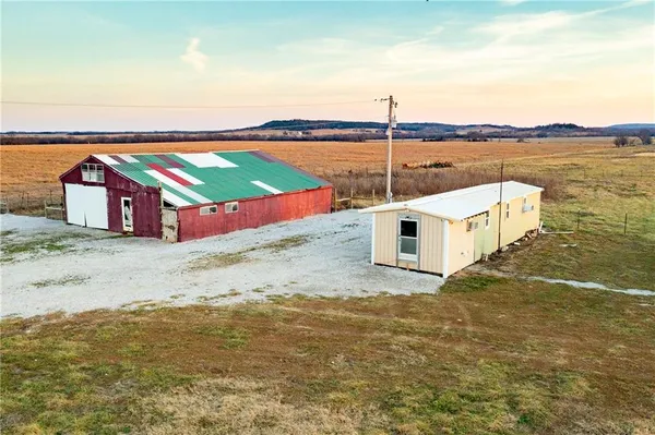 $199,785 | 30432 1150 Road, Kincaid, KS 66039