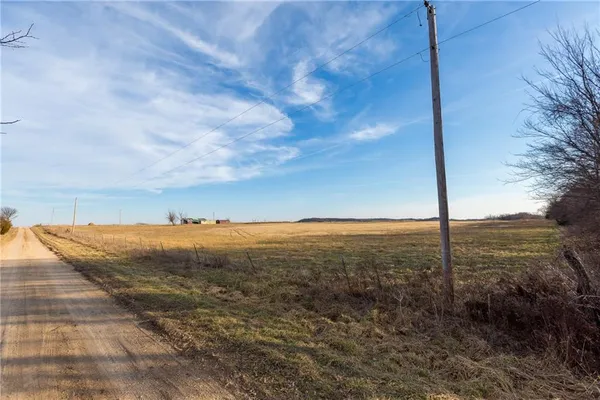 $199,785 | 30432 1150 Road, Kincaid, KS 66039