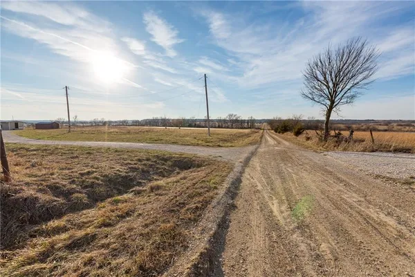 $199,785 | 30432 1150 Road, Kincaid, KS 66039