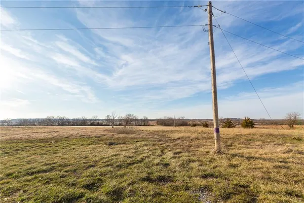$199,785 | 30432 1150 Road, Kincaid, KS 66039