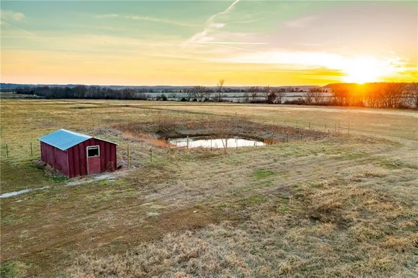 $199,785 | 30432 1150 Road, Kincaid, KS 66039