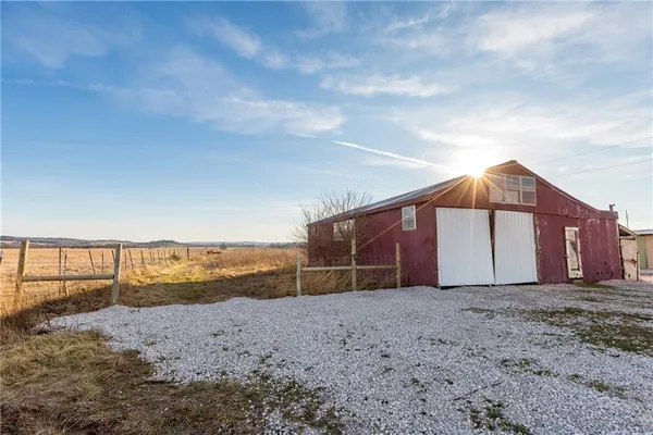 $199,785 | 30432 1150 Road, Kincaid, KS 66039