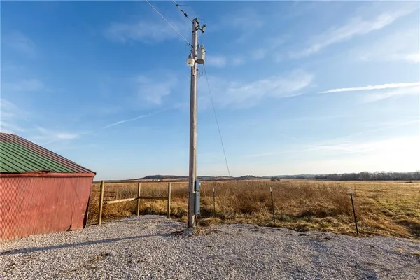 $199,785 | 30432 1150 Road, Kincaid, KS 66039