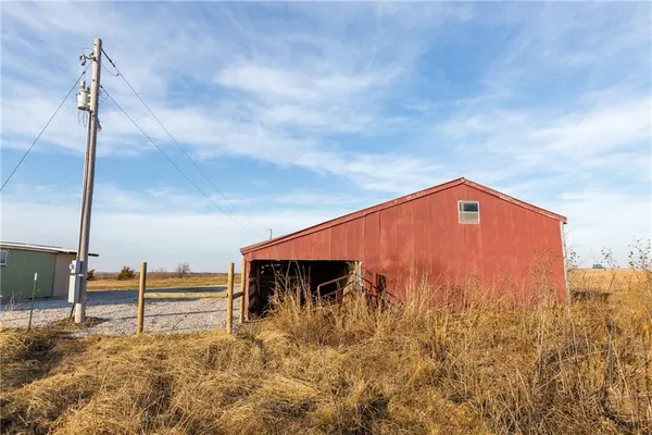 $199,785 | 30432 1150 Road, Kincaid, KS 66039