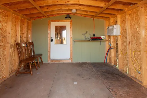 $199,785 | 30432 1150 Road, Kincaid, KS 66039