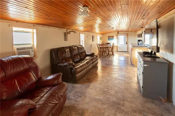 $199,785 | 30432 1150 Road, Kincaid, KS 66039