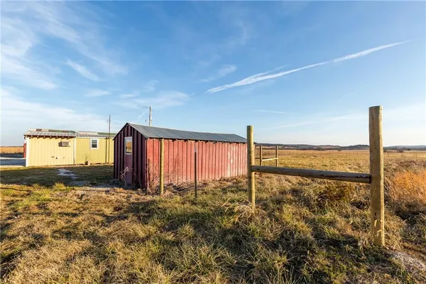 $199,785 | 30432 1150 Road, Kincaid, KS 66039