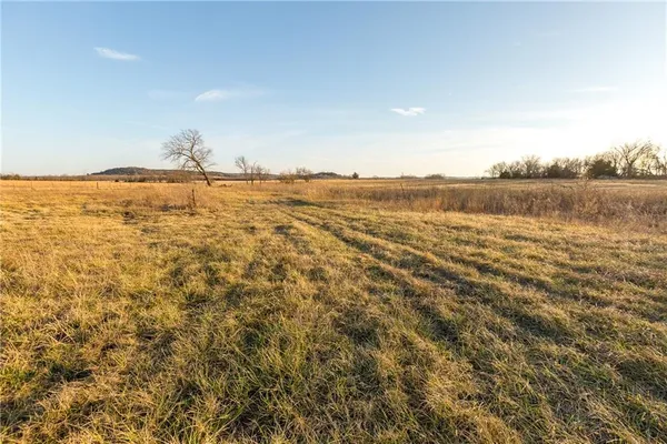 $199,785 | 30432 1150 Road, Kincaid, KS 66039