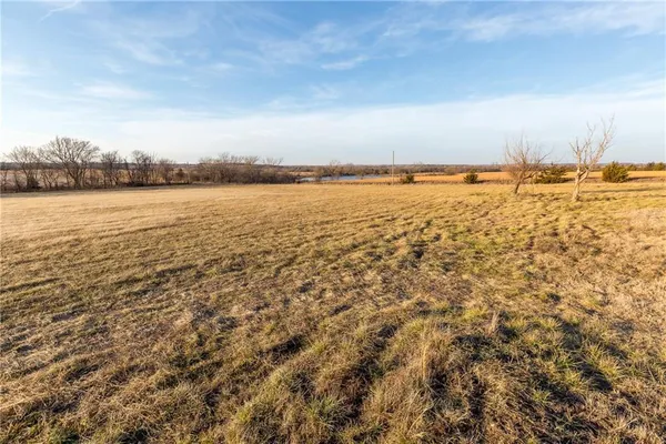 $199,785 | 30432 1150 Road, Kincaid, KS 66039