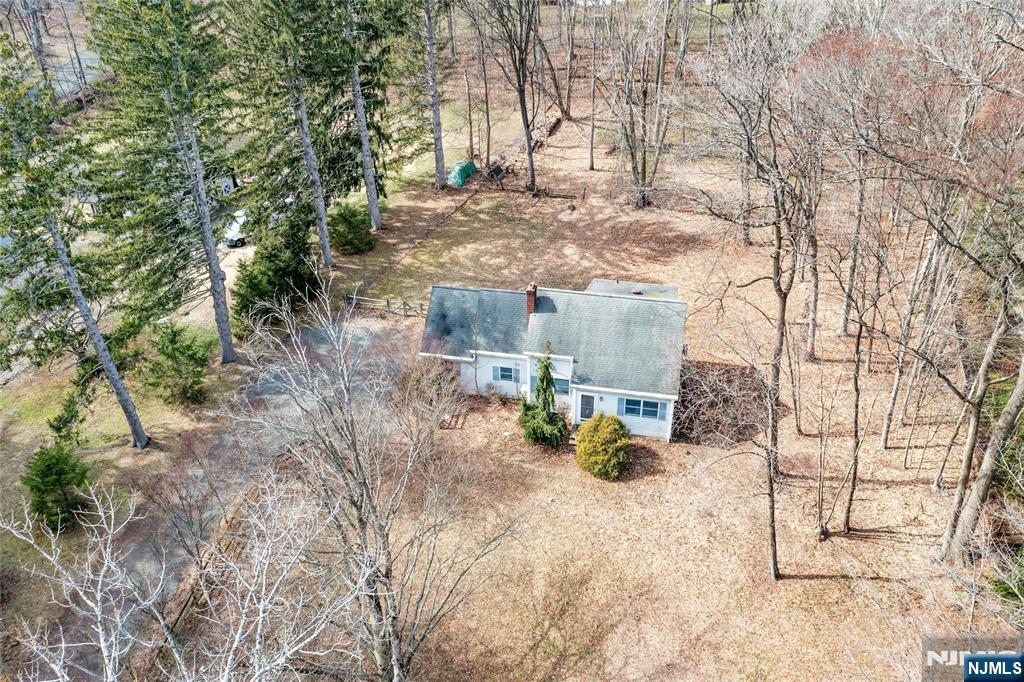 61 West Saddle River Road Saddle River, NJ 07458 - Photo 2 of 5