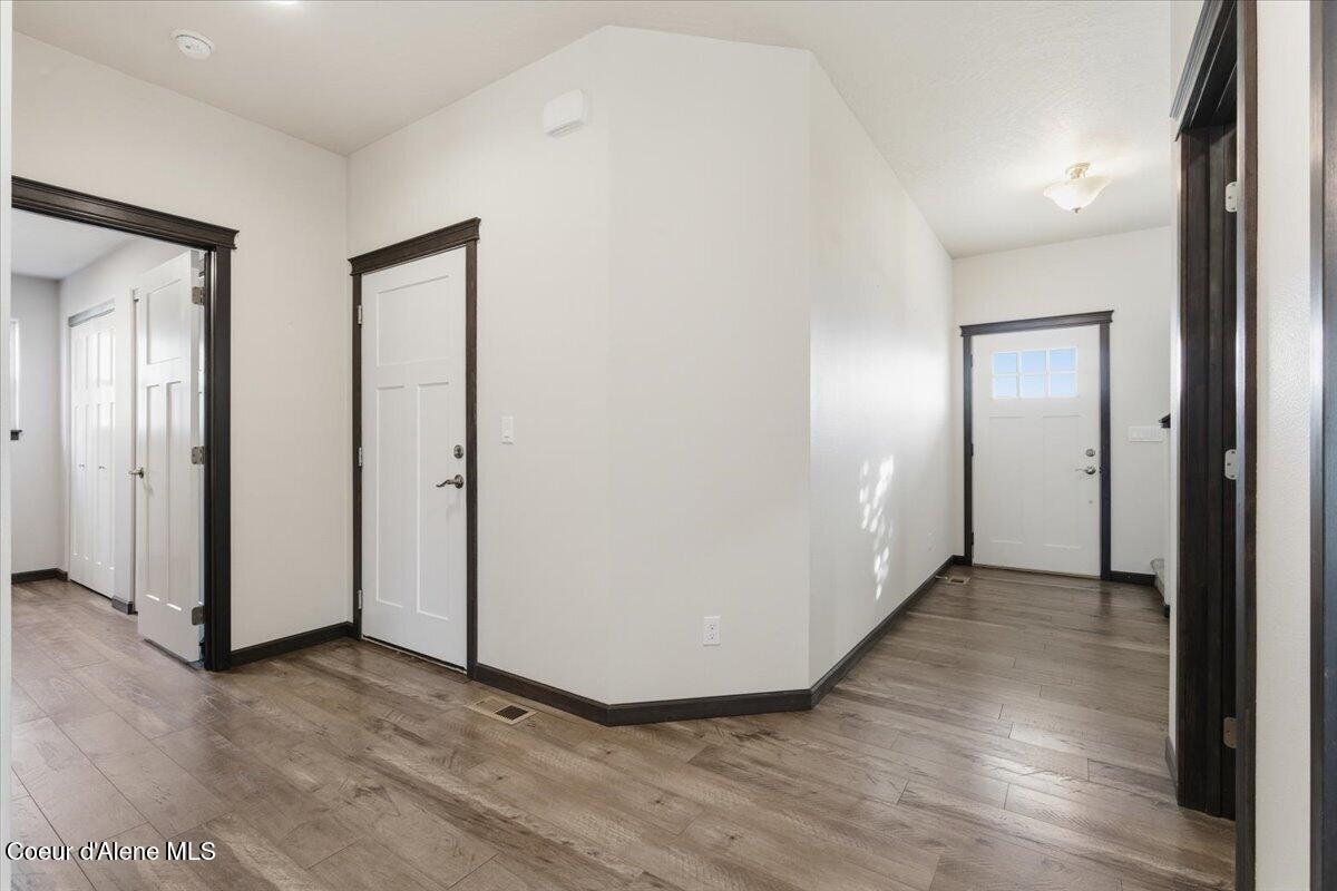 13892 North Pristine Circle Rathdrum, ID 83858 - Photo 7 of 39 Entry Way (3)