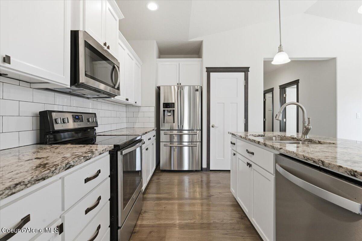 13892 North Pristine Circle Rathdrum, ID 83858 - Photo 8 of 39 Kitchen