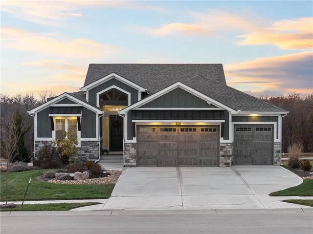 $775,000 | 8904 North Clarion Avenue, Kansas City, MO 64153