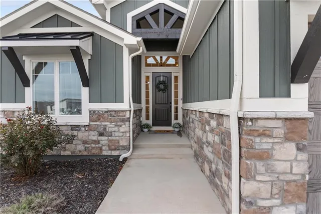 $749,000 | 8904 North Clarion Avenue, Kansas City, MO 64153