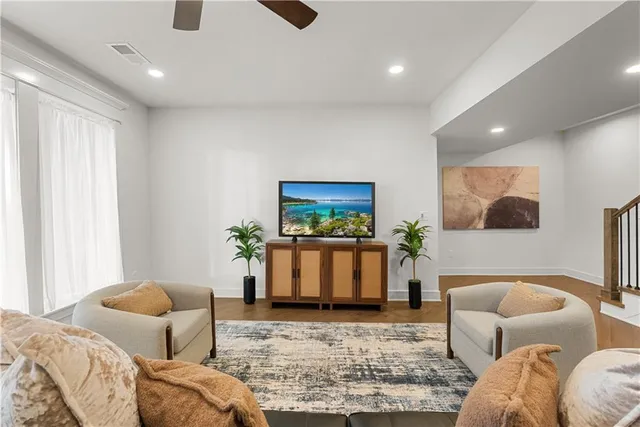 $749,000 | 8904 North Clarion Avenue, Kansas City, MO 64153