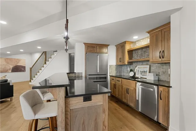 $749,000 | 8904 North Clarion Avenue, Kansas City, MO 64153