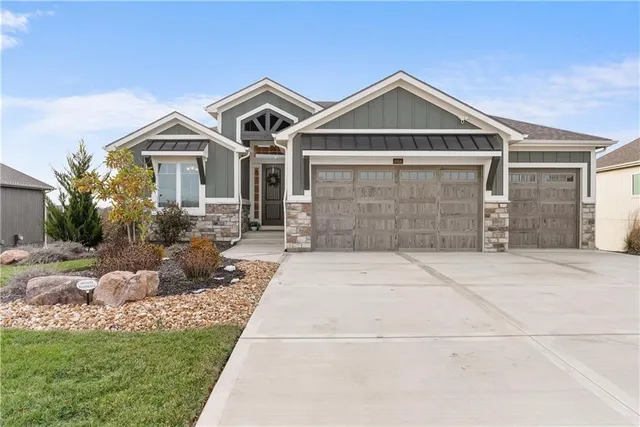 $749,000 | 8904 North Clarion Avenue, Kansas City, MO 64153