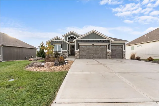 $749,000 | 8904 North Clarion Avenue, Kansas City, MO 64153