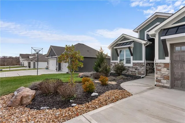 $749,000 | 8904 North Clarion Avenue, Kansas City, MO 64153