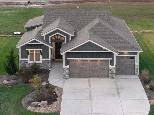 $749,000 | 8904 North Clarion Avenue, Kansas City, MO 64153