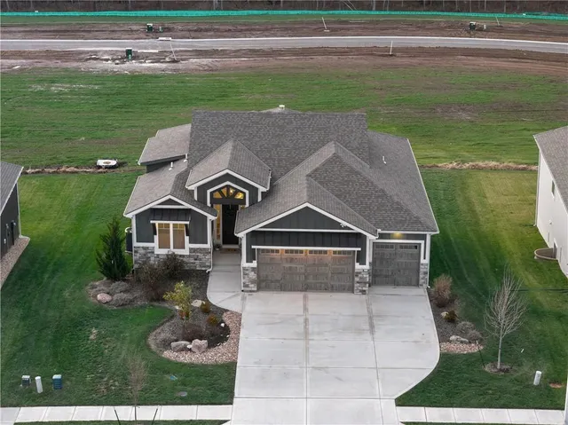 $749,000 | 8904 North Clarion Avenue, Kansas City, MO 64153