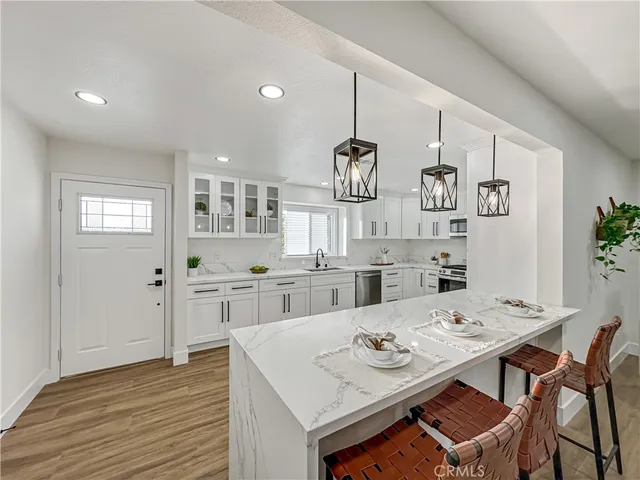 $1,349,900 | 17452 Jefferson Lane, Huntington Beach, CA 92647