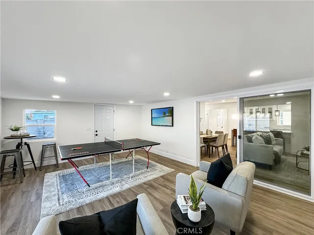 $1,349,900 | 17452 Jefferson Lane, Huntington Beach, CA 92647