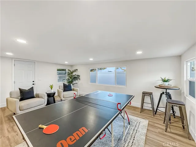 $1,349,900 | 17452 Jefferson Lane, Huntington Beach, CA 92647