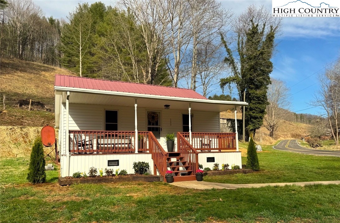 303 Sugar Tree Road Warrensville, NC 28693 - Photo 12 of 37